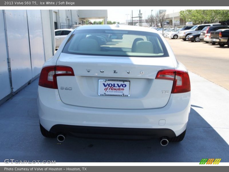 Ice White / Soft Beige 2013 Volvo S60 T5