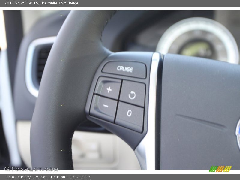 Ice White / Soft Beige 2013 Volvo S60 T5