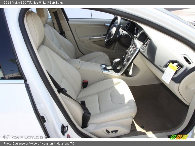 Ice White / Soft Beige 2013 Volvo S60 T5