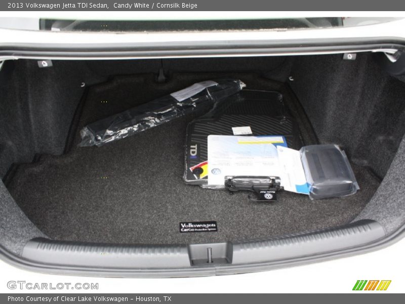 Candy White / Cornsilk Beige 2013 Volkswagen Jetta TDI Sedan