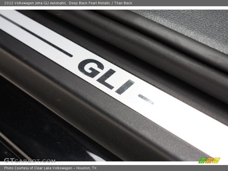 Deep Black Pearl Metallic / Titan Black 2013 Volkswagen Jetta GLI Autobahn