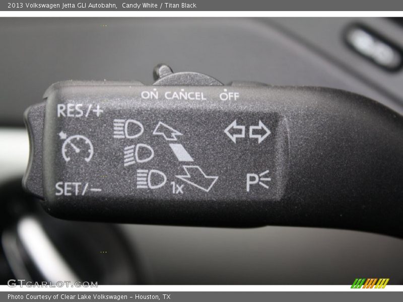 Candy White / Titan Black 2013 Volkswagen Jetta GLI Autobahn