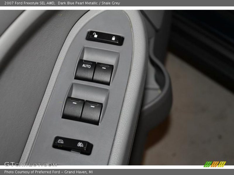 Dark Blue Pearl Metallic / Shale Grey 2007 Ford Freestyle SEL AWD
