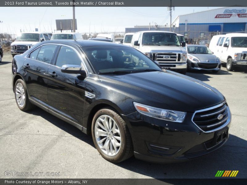 Tuxedo Black Metallic / Charcoal Black 2013 Ford Taurus Limited