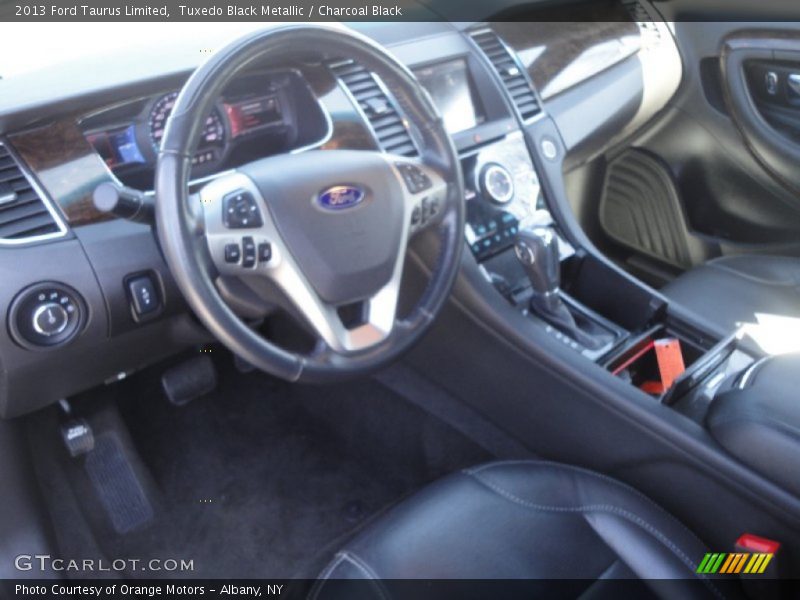 Tuxedo Black Metallic / Charcoal Black 2013 Ford Taurus Limited