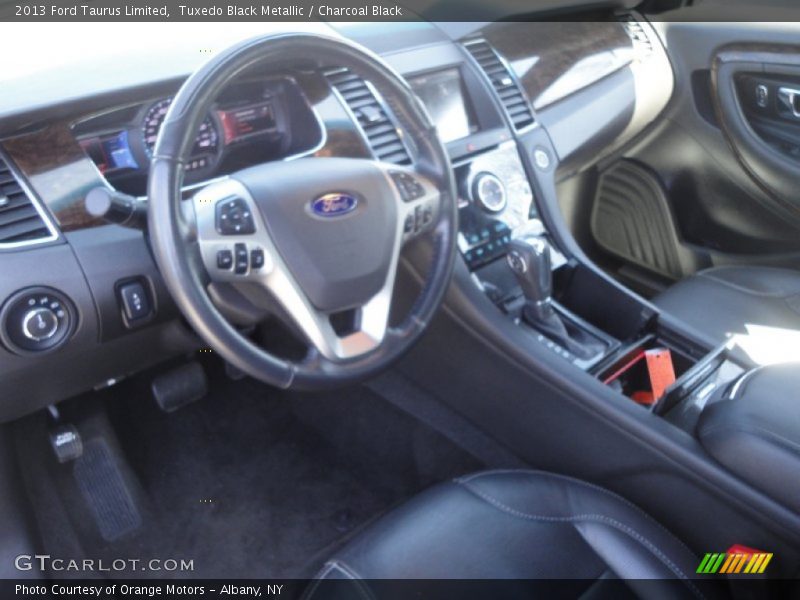 Tuxedo Black Metallic / Charcoal Black 2013 Ford Taurus Limited