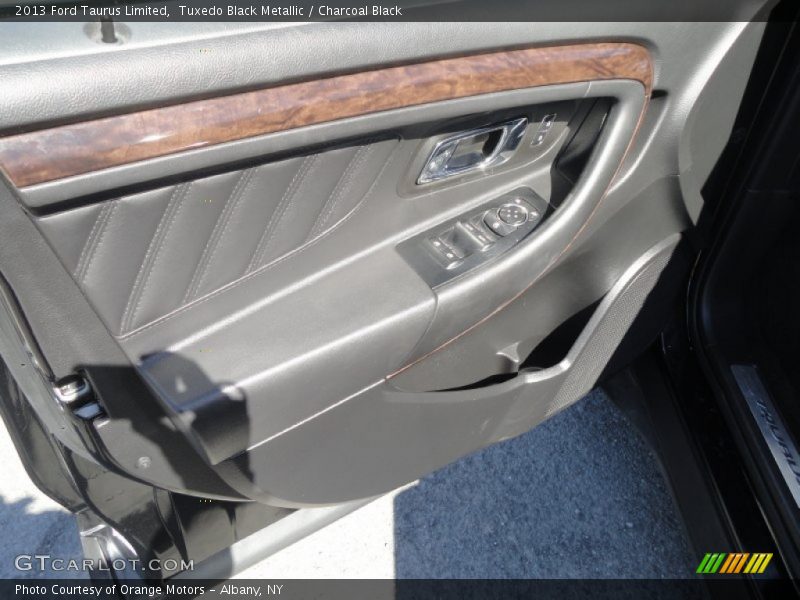 Tuxedo Black Metallic / Charcoal Black 2013 Ford Taurus Limited
