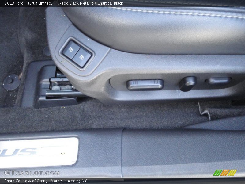 Tuxedo Black Metallic / Charcoal Black 2013 Ford Taurus Limited