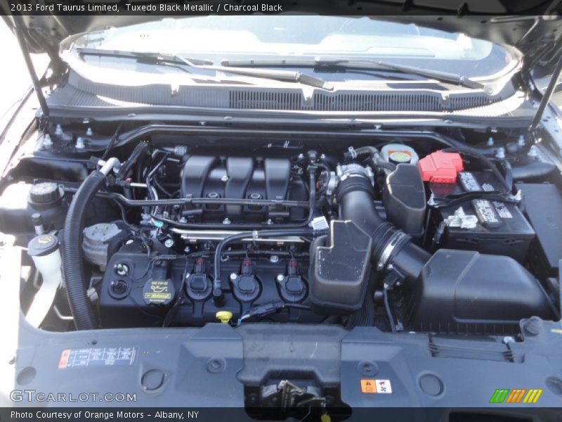 Tuxedo Black Metallic / Charcoal Black 2013 Ford Taurus Limited