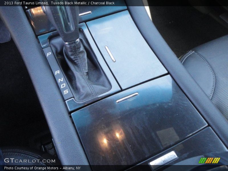 Tuxedo Black Metallic / Charcoal Black 2013 Ford Taurus Limited