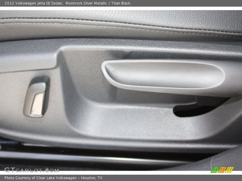 Moonrock Silver Metallic / Titan Black 2013 Volkswagen Jetta SE Sedan
