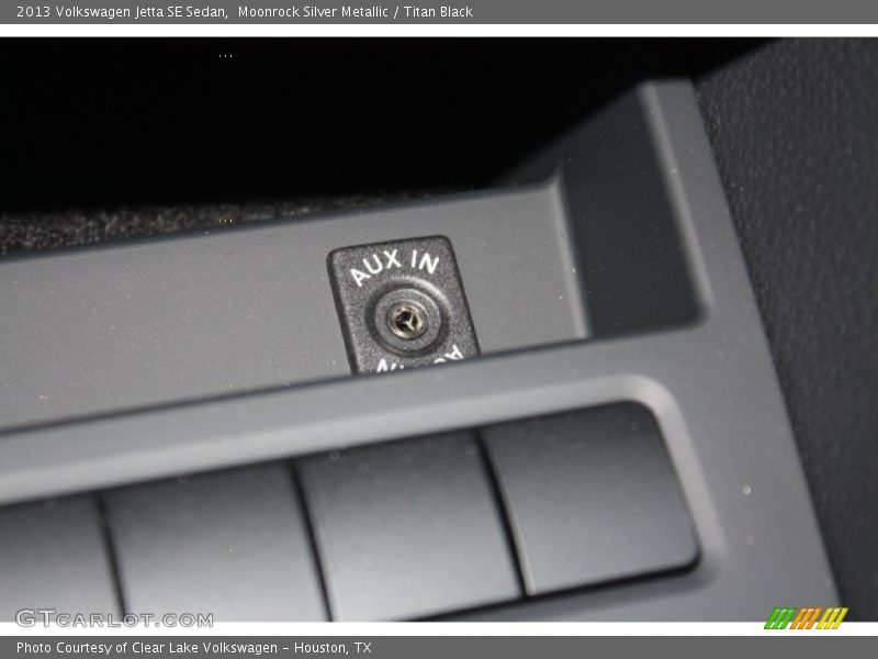 Moonrock Silver Metallic / Titan Black 2013 Volkswagen Jetta SE Sedan