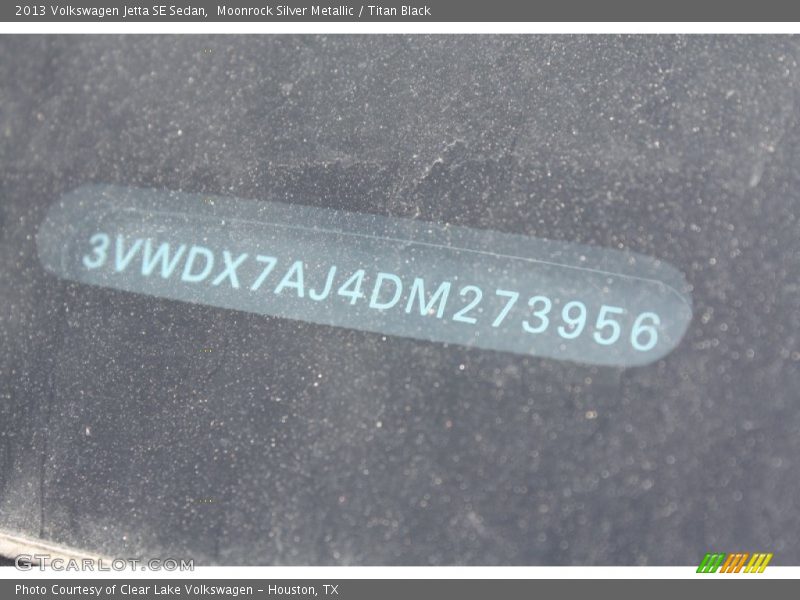 Moonrock Silver Metallic / Titan Black 2013 Volkswagen Jetta SE Sedan