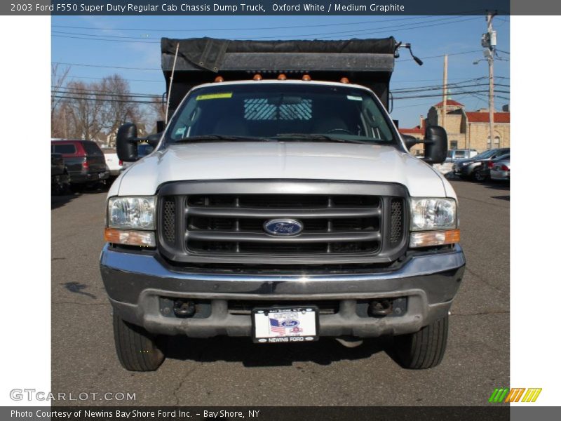 Oxford White / Medium Graphite 2003 Ford F550 Super Duty Regular Cab Chassis Dump Truck