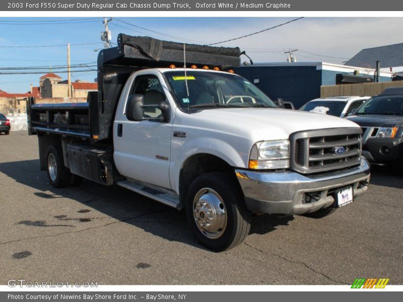 Oxford White / Medium Graphite 2003 Ford F550 Super Duty Regular Cab Chassis Dump Truck
