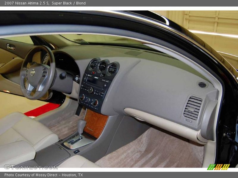 Super Black / Blond 2007 Nissan Altima 2.5 S