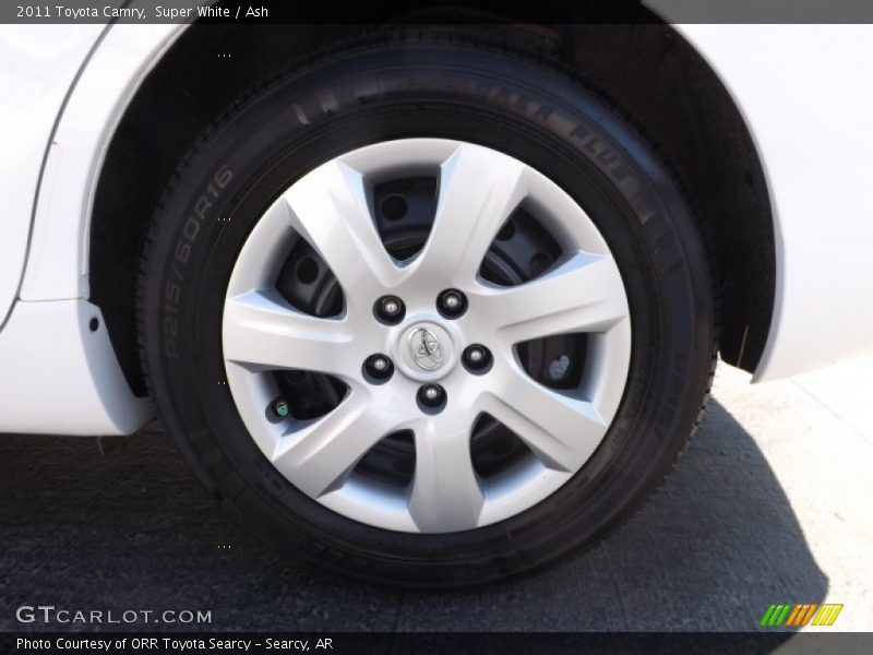 Super White / Ash 2011 Toyota Camry
