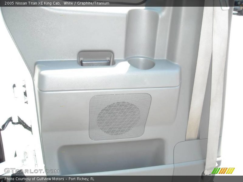 White / Graphite/Titanium 2005 Nissan Titan XE King Cab