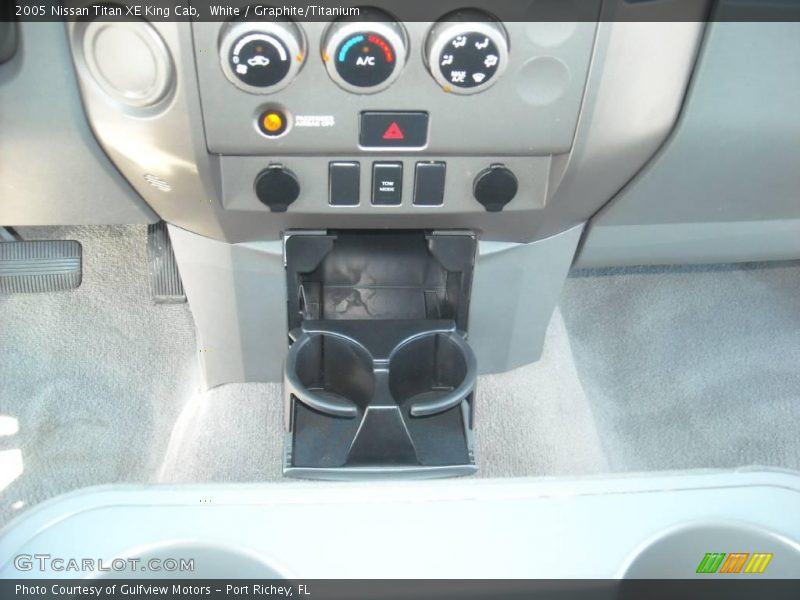 White / Graphite/Titanium 2005 Nissan Titan XE King Cab