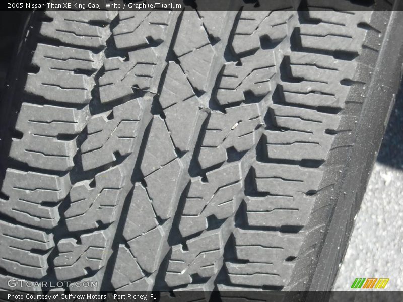 White / Graphite/Titanium 2005 Nissan Titan XE King Cab
