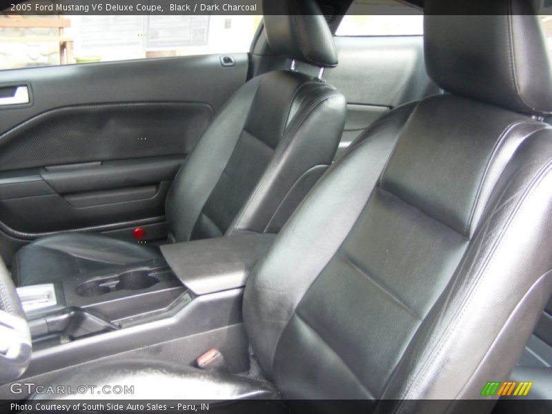 Black / Dark Charcoal 2005 Ford Mustang V6 Deluxe Coupe