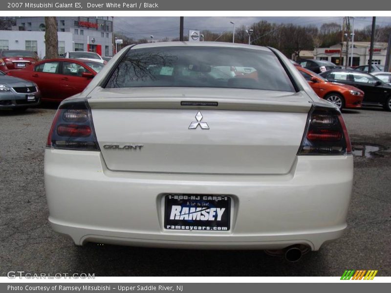 Dover White Pearl / Black 2007 Mitsubishi Galant ES