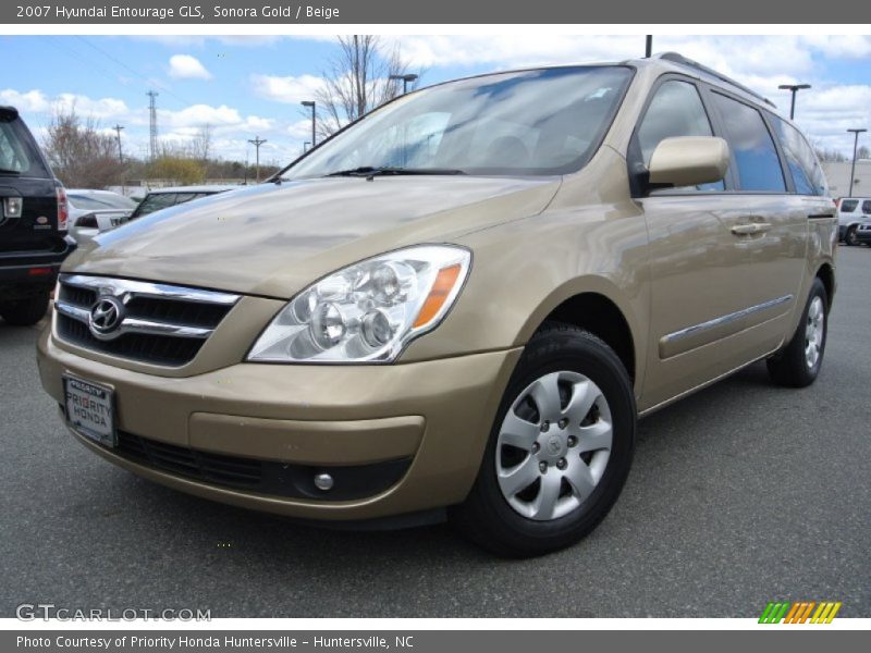 Sonora Gold / Beige 2007 Hyundai Entourage GLS