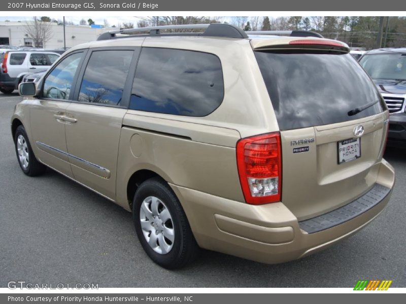 Sonora Gold / Beige 2007 Hyundai Entourage GLS