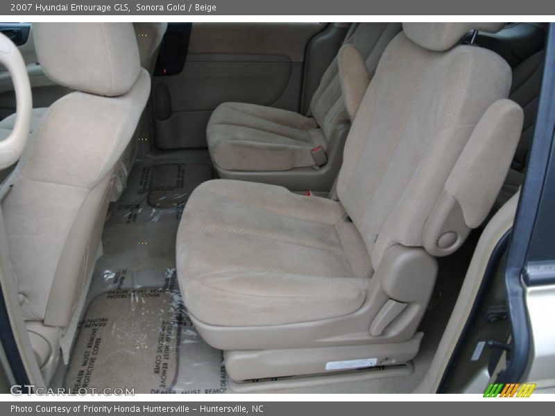 Sonora Gold / Beige 2007 Hyundai Entourage GLS