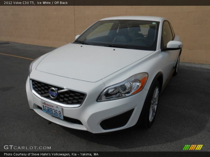 Ice White / Off Black 2012 Volvo C30 T5