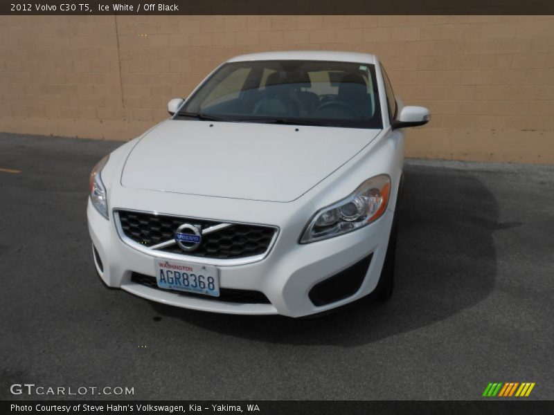 Ice White / Off Black 2012 Volvo C30 T5