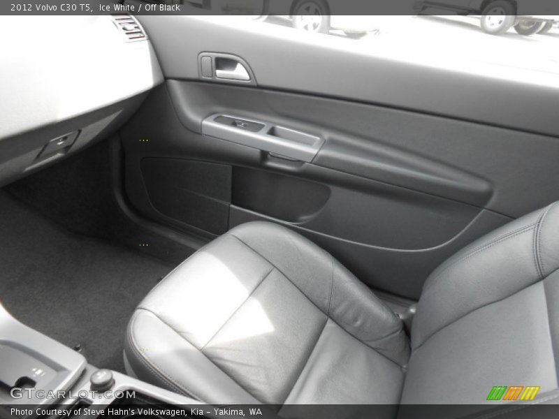 Ice White / Off Black 2012 Volvo C30 T5