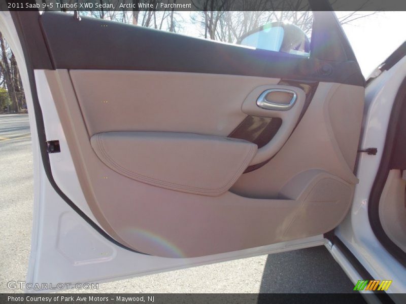 Arctic White / Parchment 2011 Saab 9-5 Turbo6 XWD Sedan