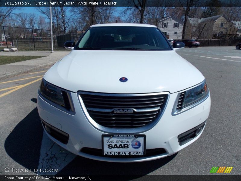 Arctic White / Jet Black 2011 Saab 9-5 Turbo4 Premium Sedan