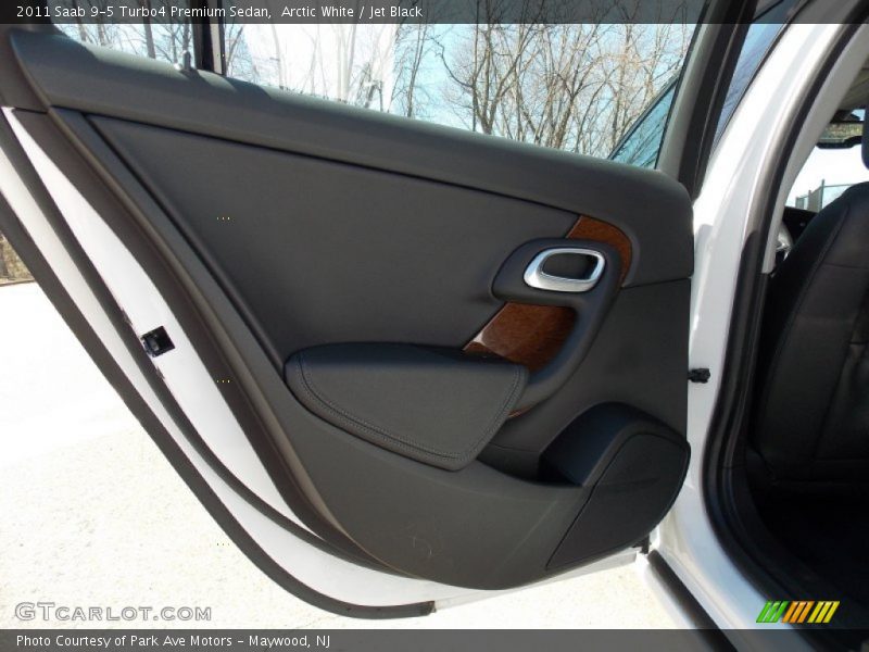 Arctic White / Jet Black 2011 Saab 9-5 Turbo4 Premium Sedan