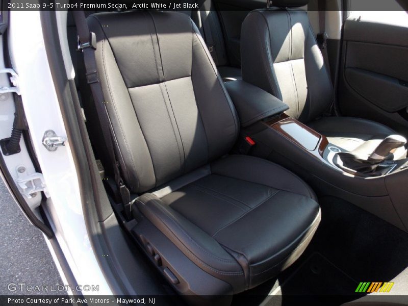 Arctic White / Jet Black 2011 Saab 9-5 Turbo4 Premium Sedan