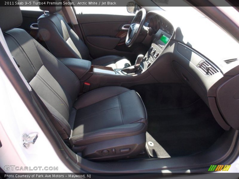 Arctic White / Jet Black 2011 Saab 9-5 Turbo4 Premium Sedan