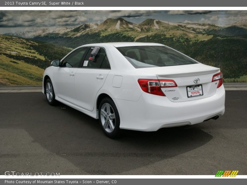 Super White / Black 2013 Toyota Camry SE