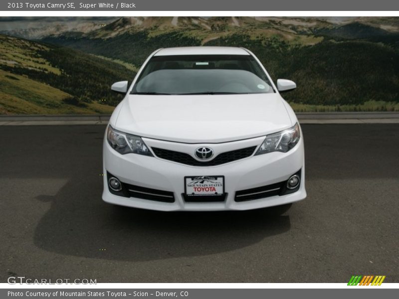 Super White / Black 2013 Toyota Camry SE