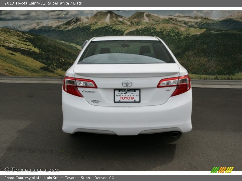 Super White / Black 2013 Toyota Camry SE
