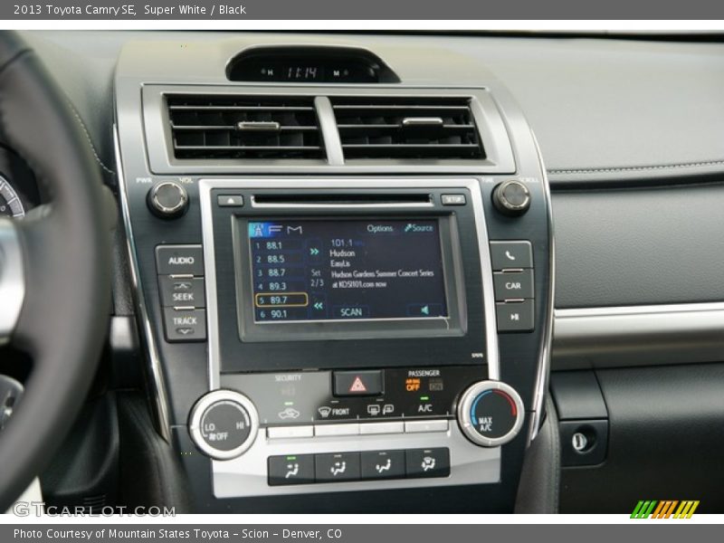 Super White / Black 2013 Toyota Camry SE