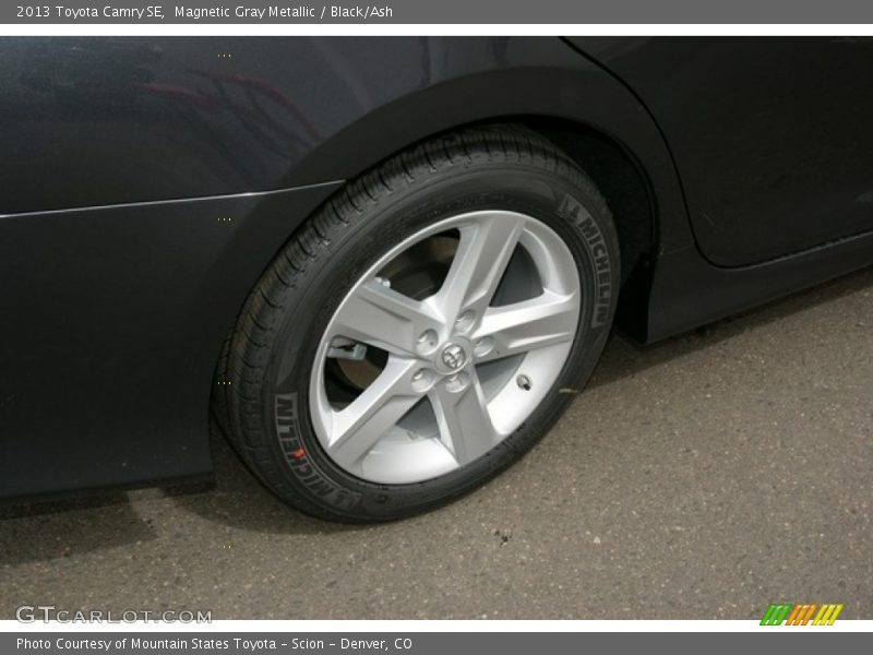 Magnetic Gray Metallic / Black/Ash 2013 Toyota Camry SE