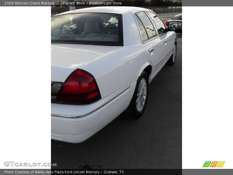 Vibrant White / Medium Light Stone 2009 Mercury Grand Marquis LS