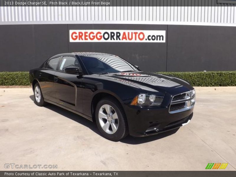 Pitch Black / Black/Light Frost Beige 2013 Dodge Charger SE