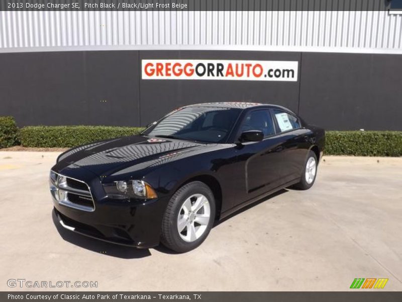 Pitch Black / Black/Light Frost Beige 2013 Dodge Charger SE