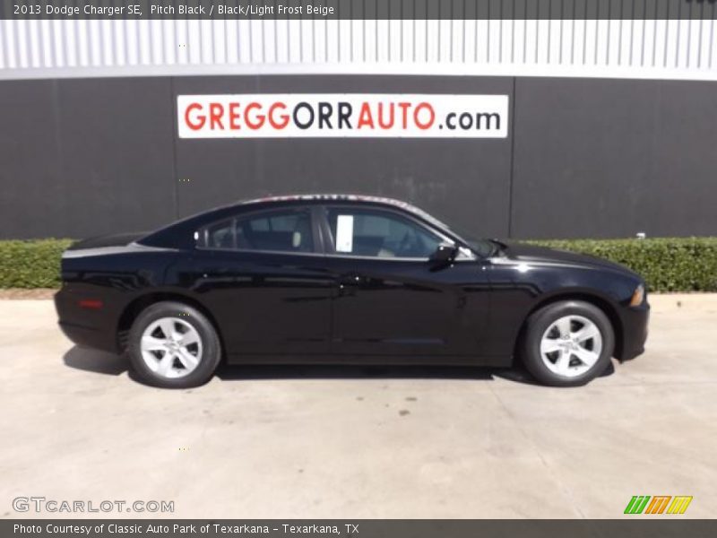 Pitch Black / Black/Light Frost Beige 2013 Dodge Charger SE