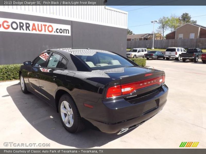 Pitch Black / Black/Light Frost Beige 2013 Dodge Charger SE