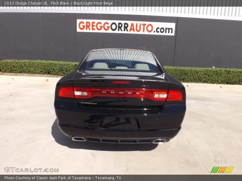 Pitch Black / Black/Light Frost Beige 2013 Dodge Charger SE