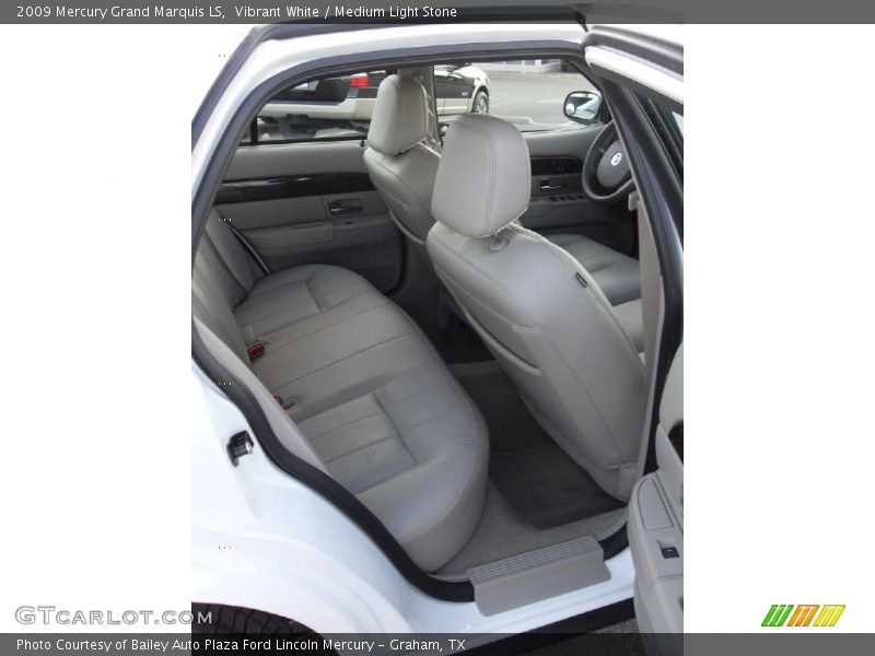 Vibrant White / Medium Light Stone 2009 Mercury Grand Marquis LS