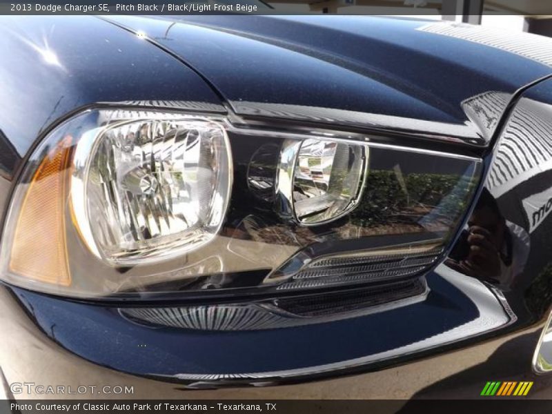 Pitch Black / Black/Light Frost Beige 2013 Dodge Charger SE